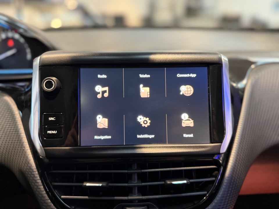 Peugeot 2008 1,2 e-THP 110 Allure Sky 5d