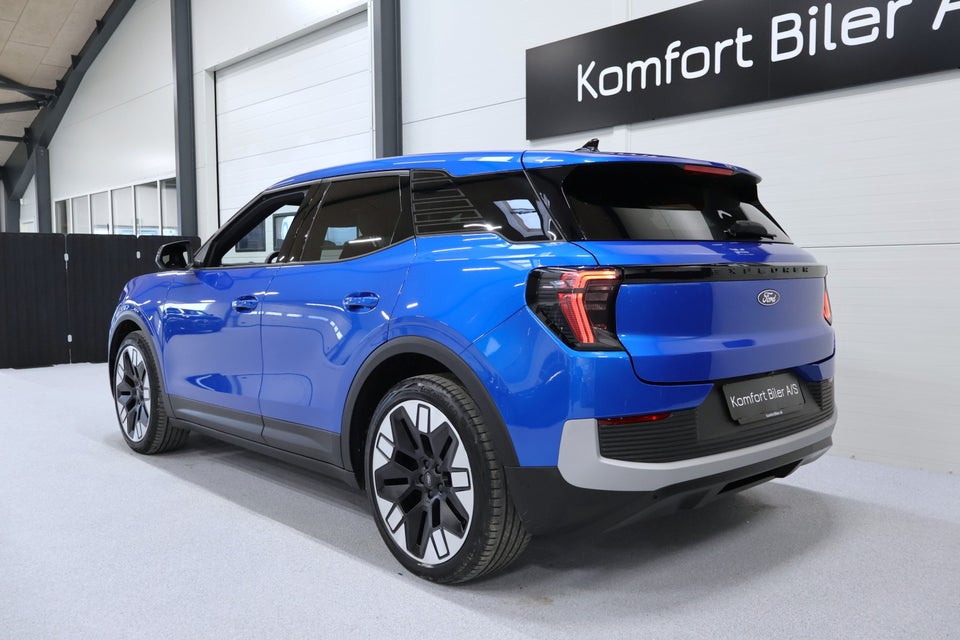 Ford Explorer 77 Premium Extended Range 5d