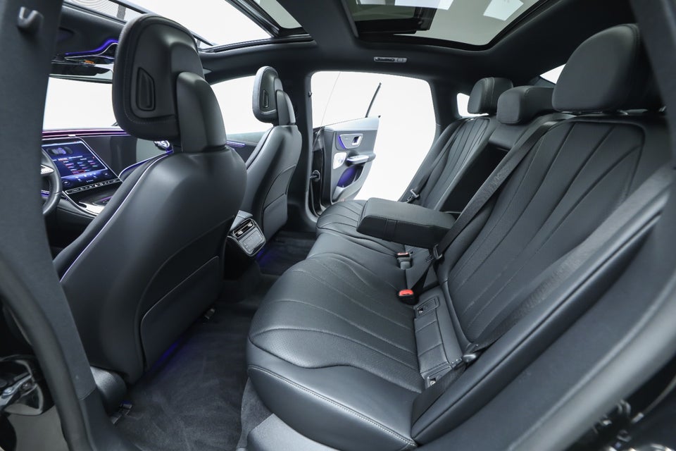 Mercedes EQE300 Electric Art 4d