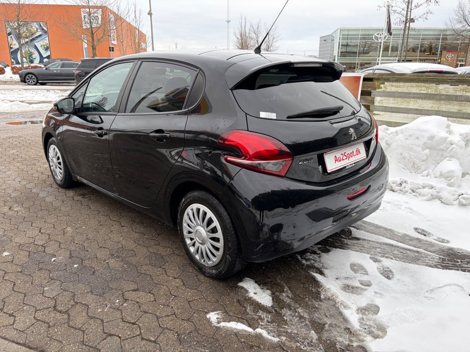 Peugeot 208 1,6 BlueHDi 100 Chili Sky 5d