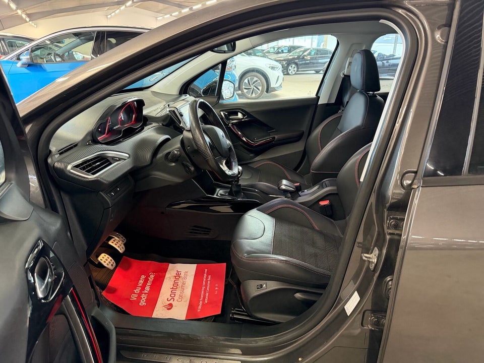 Peugeot 2008 1,6 BlueHDi 120 GT Line Sky 5d