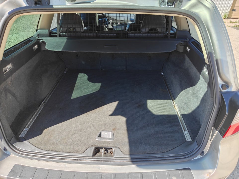 Volvo V70 2,4 D5 185 R-Design aut. 5d