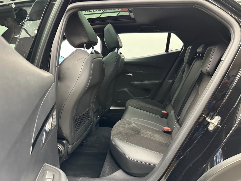 Peugeot e-2008 50 GT Pack 5d