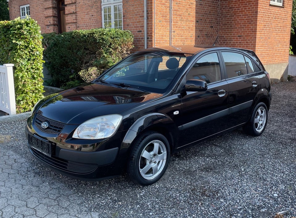 Kia Rio 1,4 EX 5d