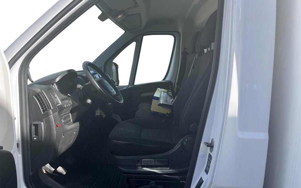 Peugeot Boxer 335 2,2 BlueHDi 165 L3 Plus 2d