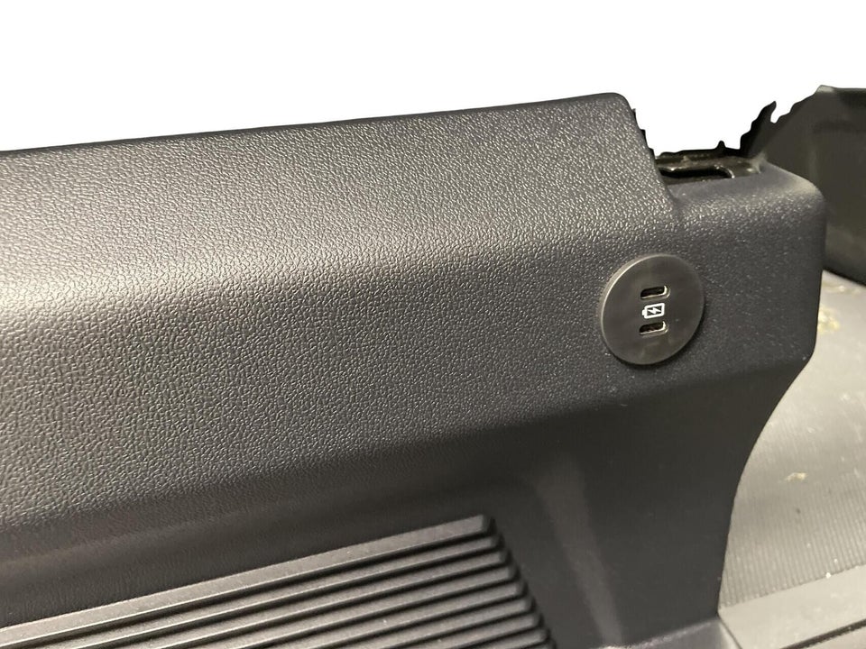 VW e-Caravelle 64 Style SWB