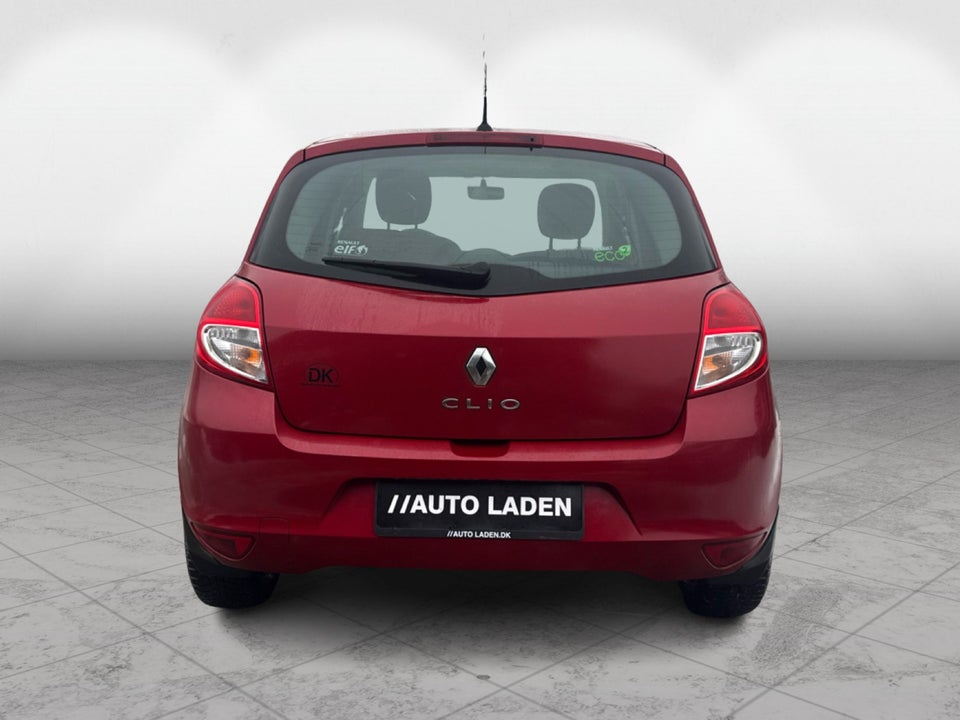 Renault Clio III 1,2 16V Expression 5d