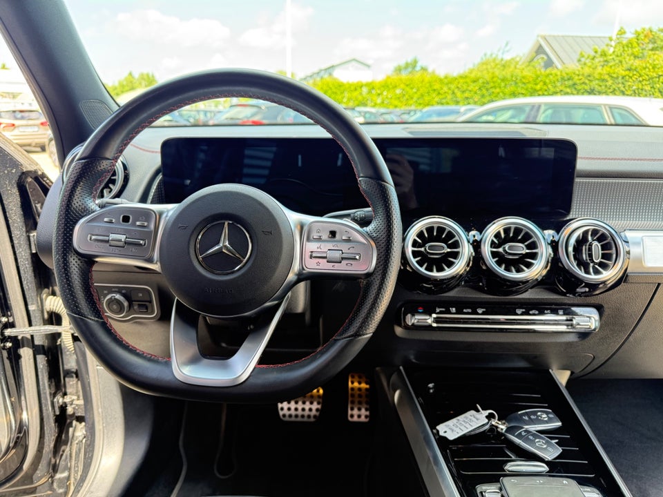 Mercedes EQB300 AMG Line 4Matic 5d