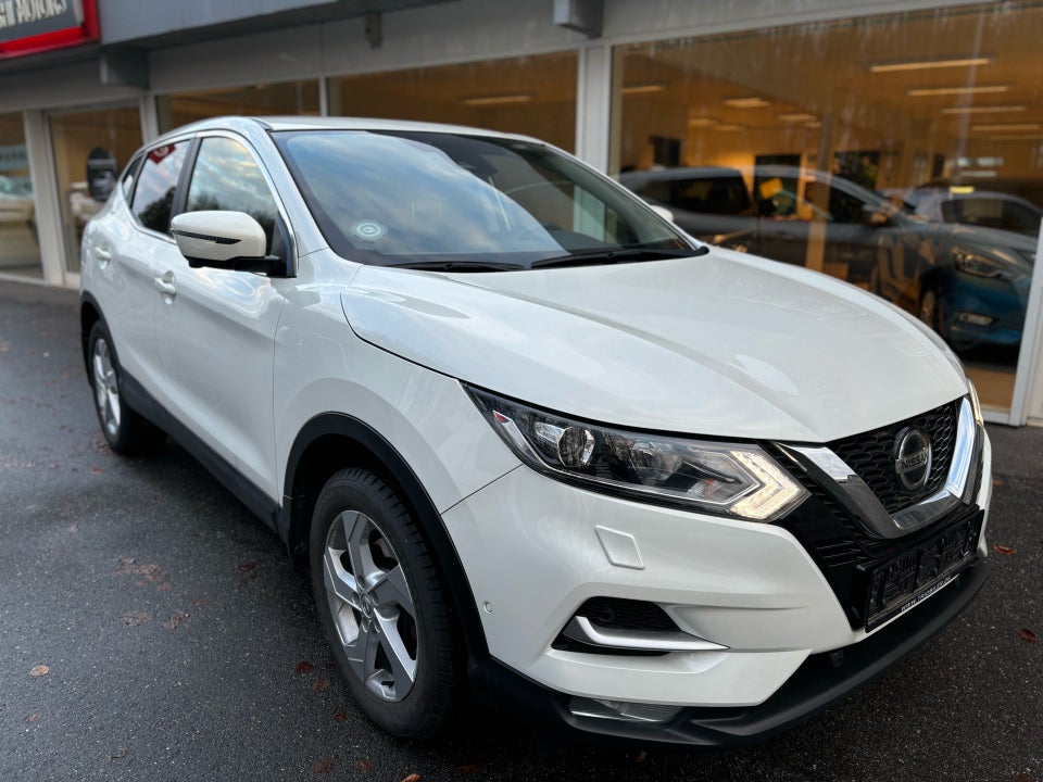 Nissan Qashqai 1,3 Dig-T 140 N-Connecta 5d