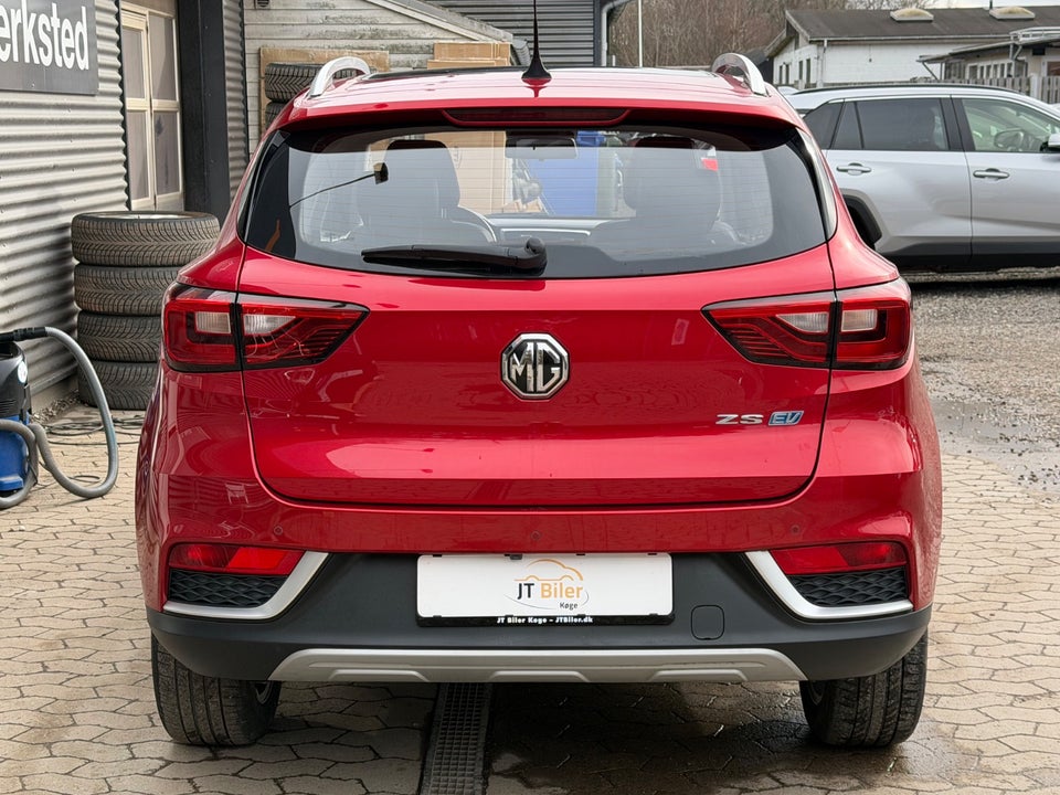 MG ZS EV Luxury 5d