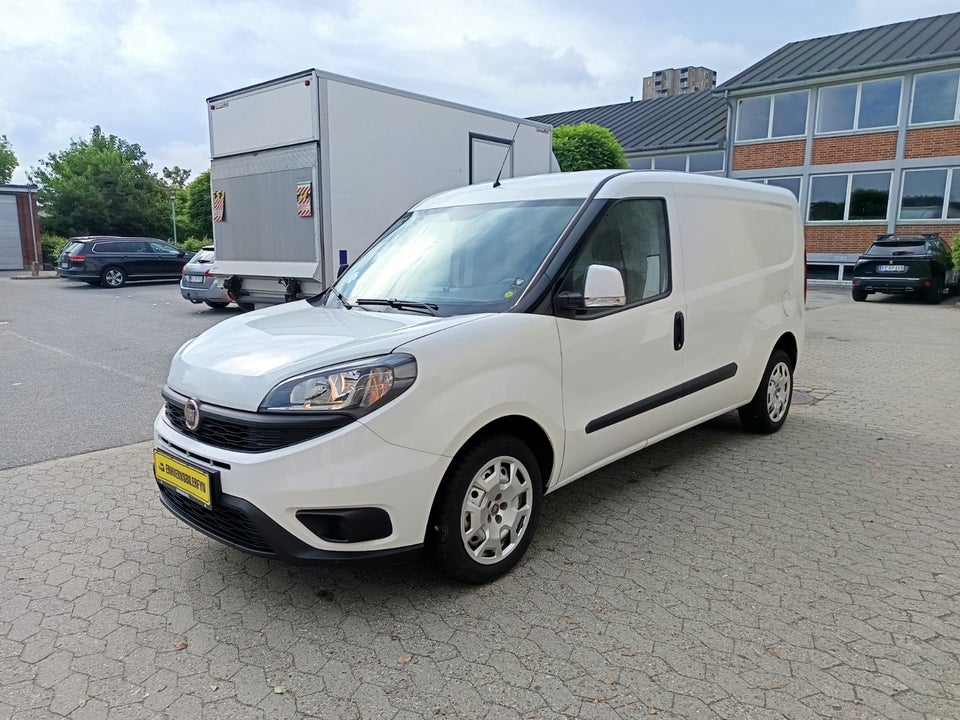 Fiat Doblò Cargo 1,4 T-Jet 120 Professional+ L2 4d