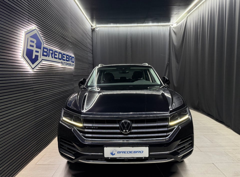 VW Touareg 3,0 eHybrid Elegance Tiptr. 4Motion 5d