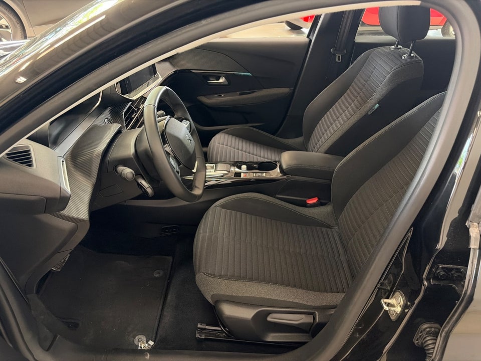 Peugeot e-208 50 Style 5d
