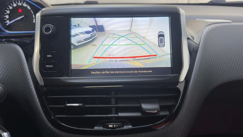 Peugeot 2008 1,2 e-THP 110 Allure Sky 5d