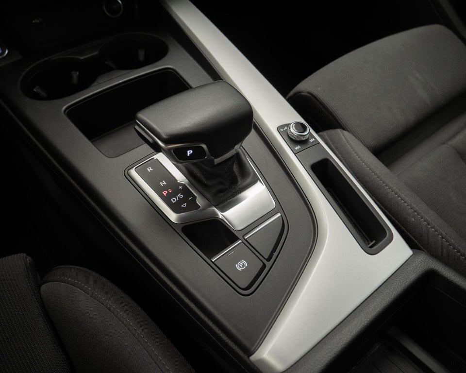 Audi A4 40 TFSi Prestige Avant S-tr. 5d