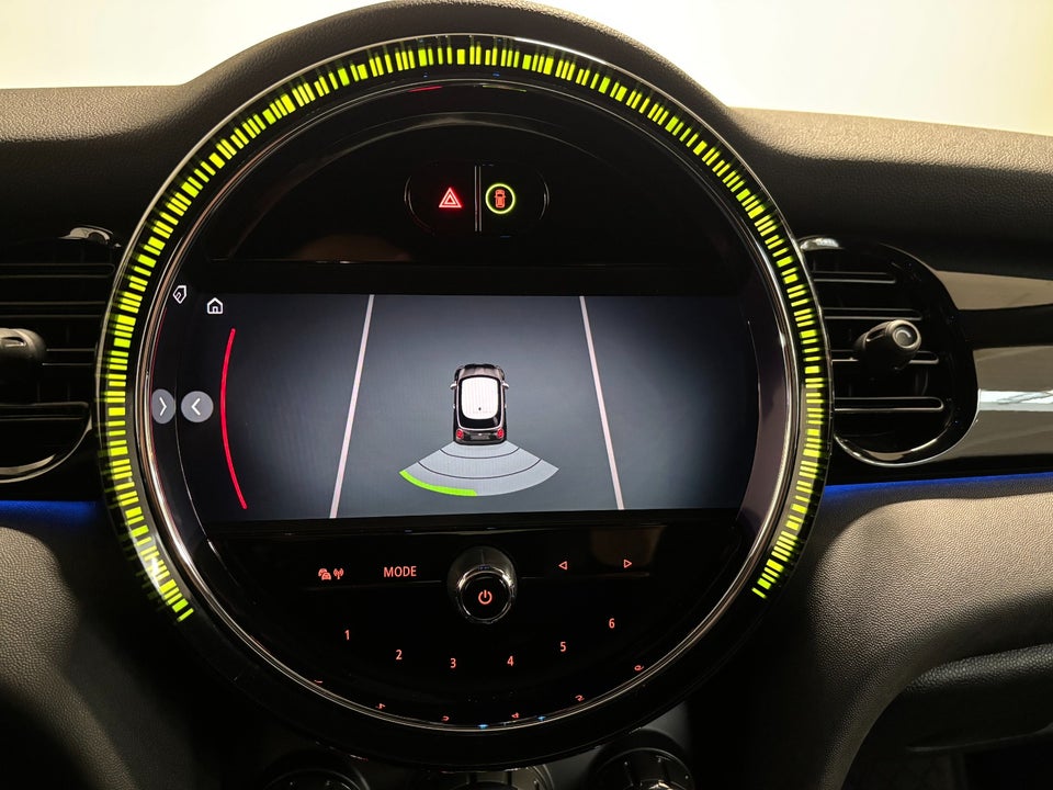 MINI Cooper SE Essential 3d