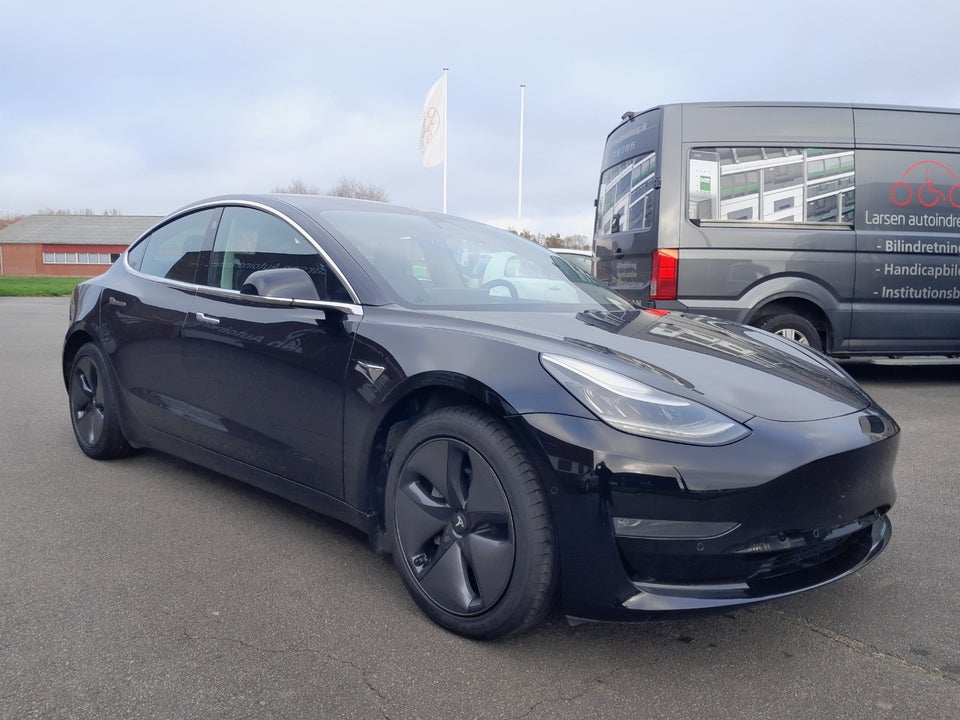 Tesla Model 3 Long Range RWD 4d