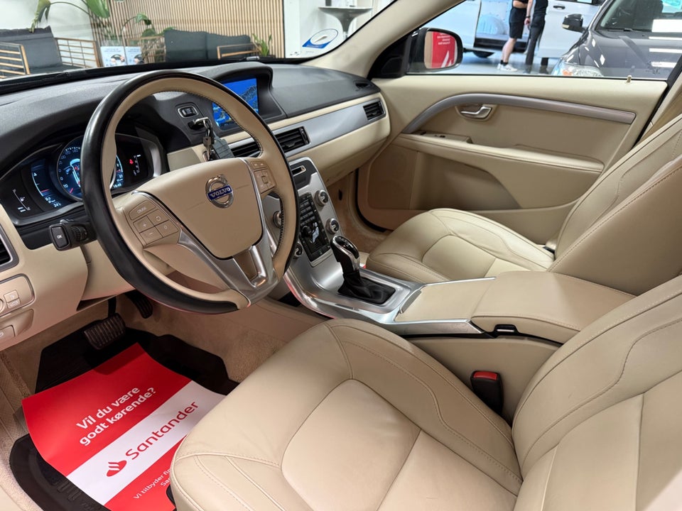 Volvo V70 2,0 T5 245 Momentum aut. 5d