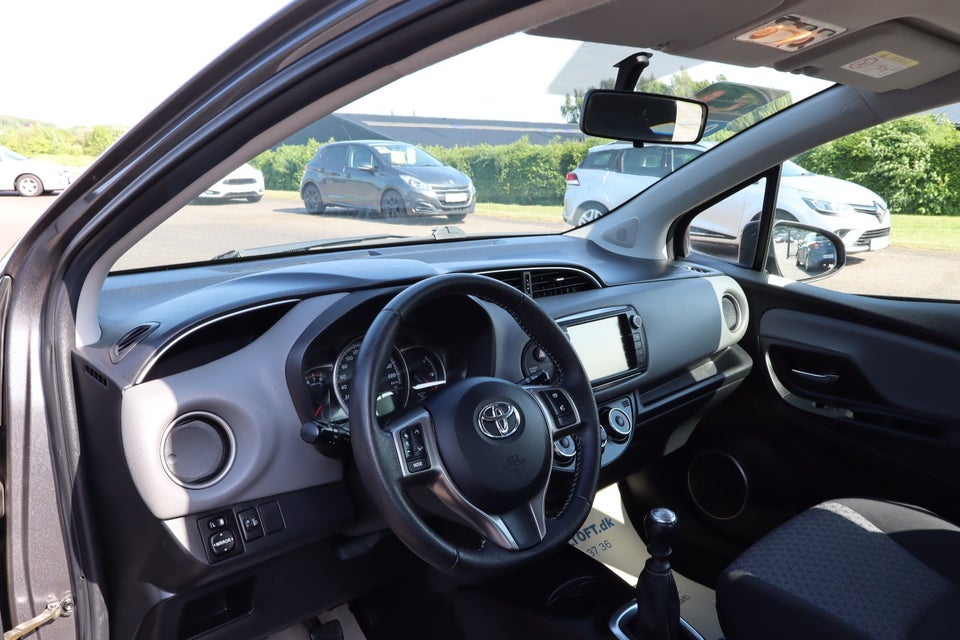 Toyota Yaris 1,3 VVT-i T2 Premium Luksus 5d