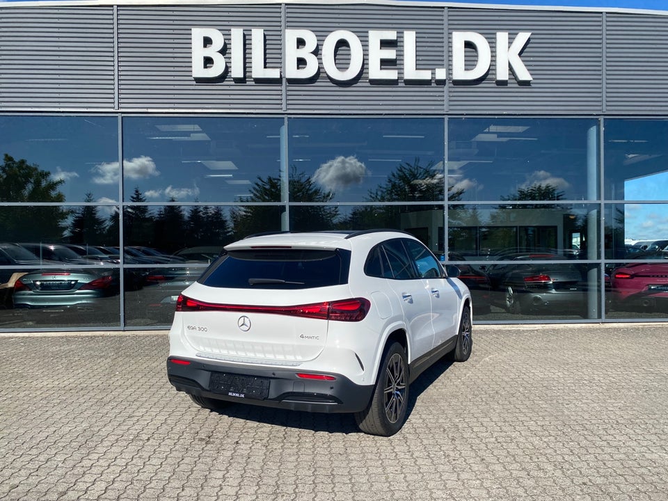 Mercedes EQA300 AMG Line 4Matic 5d