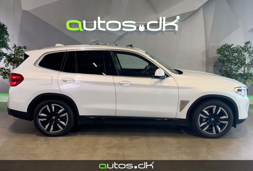 BMW iX3 Charged 5d