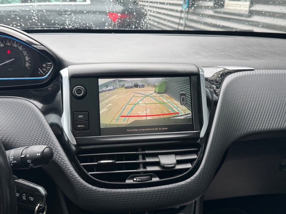 Peugeot 2008 1,6 BlueHDi 100 Allure Sky 5d