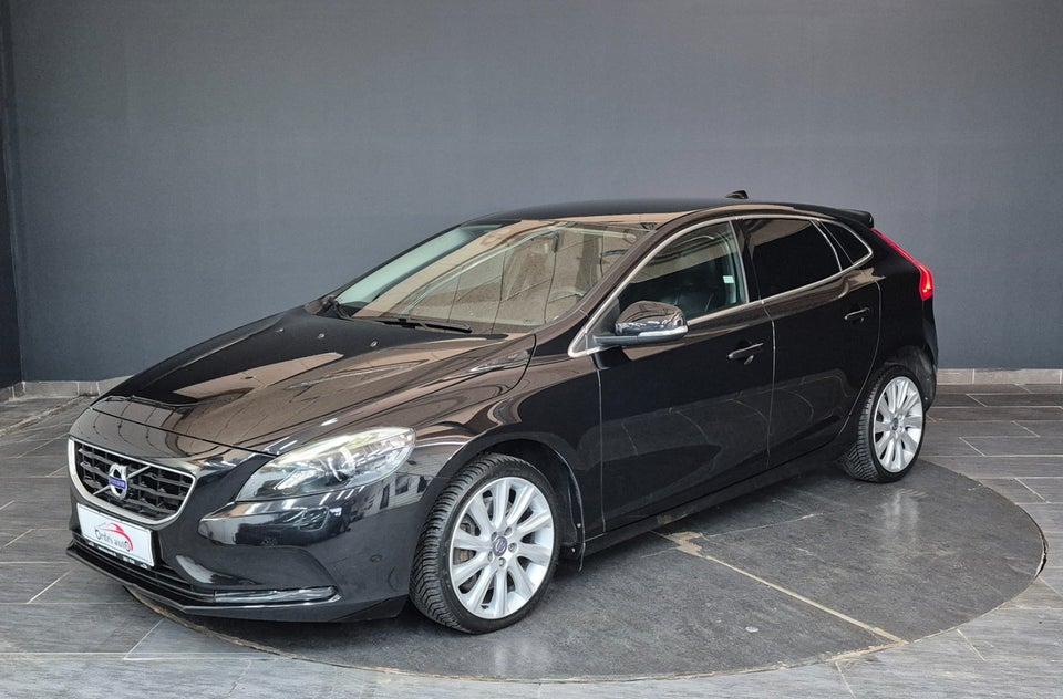 Volvo V40 1,5 T3 152 Momentum aut. 5d