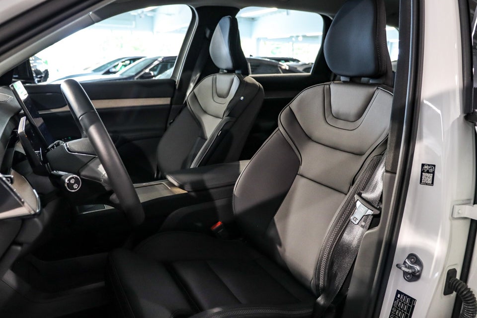 Volvo EX90 Plus 7prs 5d