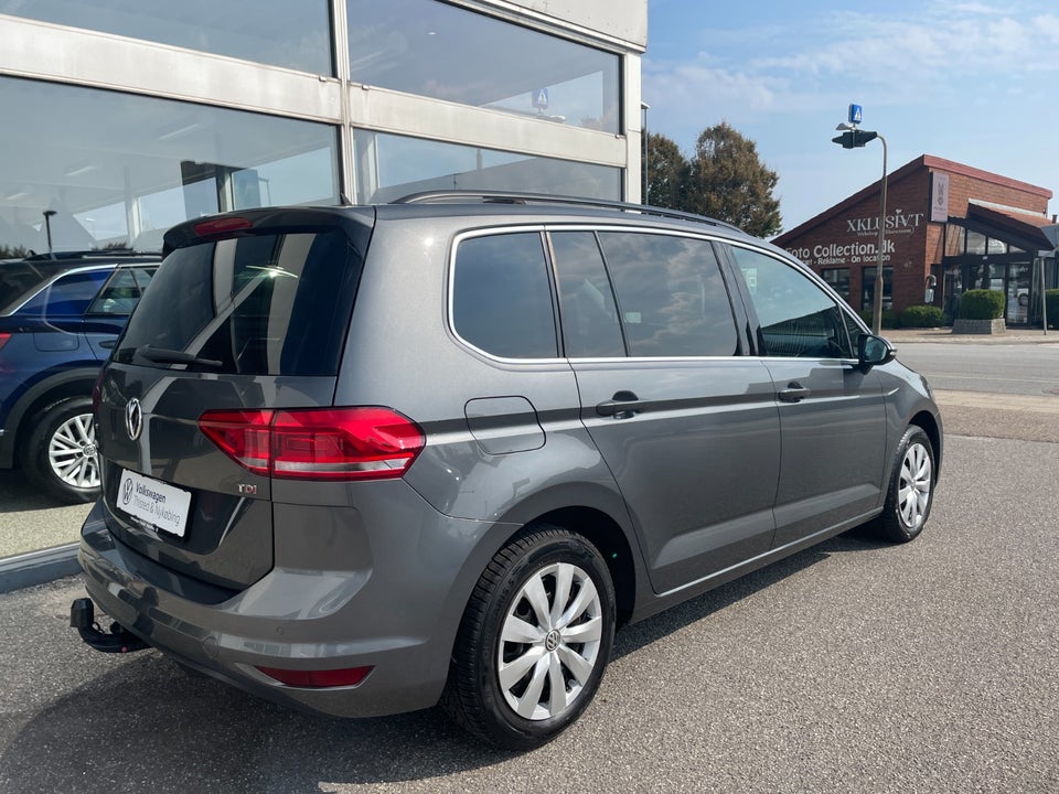 VW Touran 1,6 TDi 115 Comfortline DSG 7prs 5d