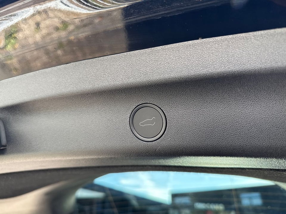 Tesla Model Y Long Range AWD 5d