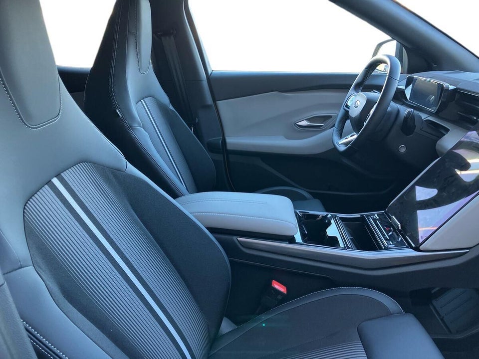 Ford Capri 77 Select Extended Range 5d