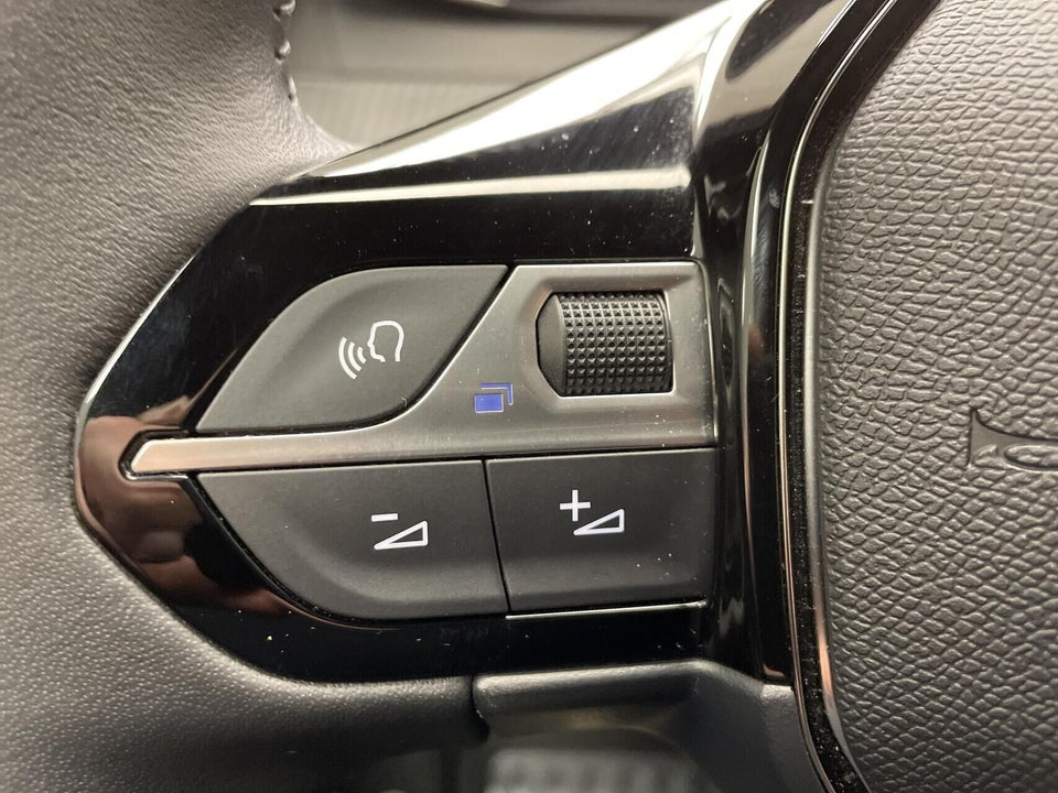 Peugeot e-2008 50 Allure 5d