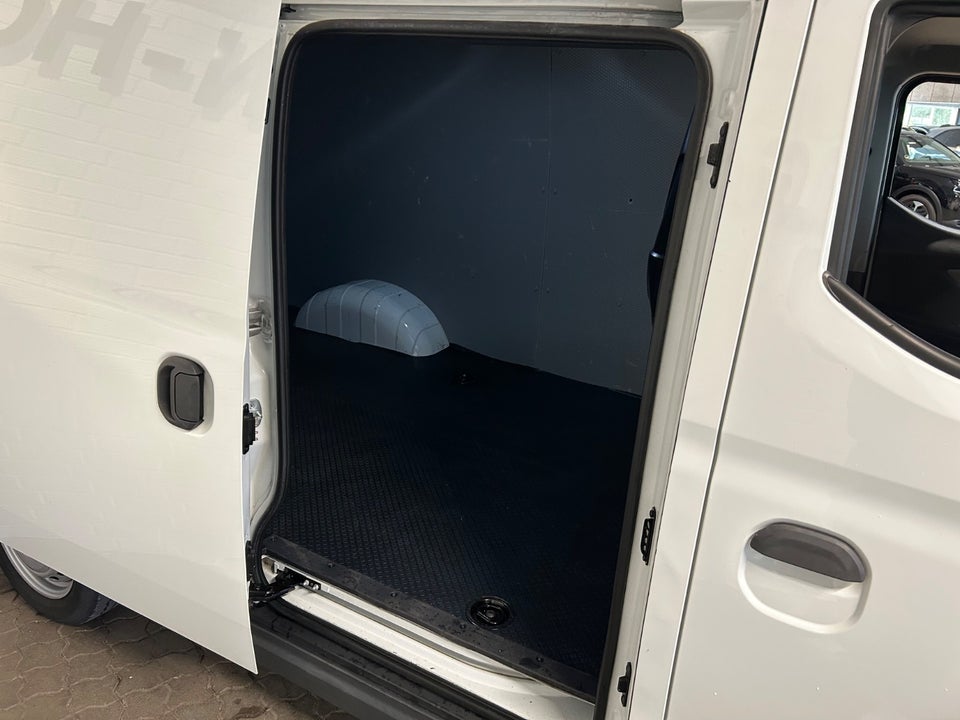 Maxus e-Deliver 3 35 Cargo Van SWB