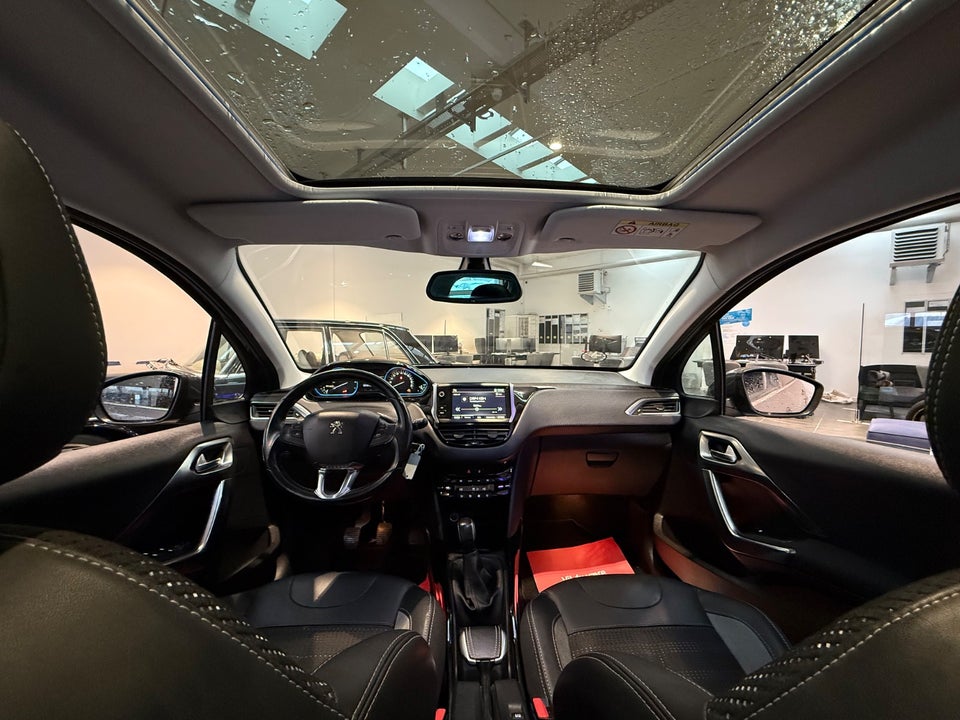Peugeot 2008 1,2 e-THP 110 Allure Sky 5d