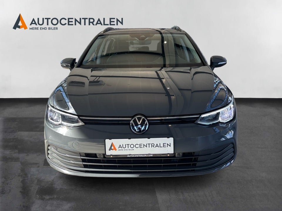 VW Golf VIII 1,5 TSi 130 Life Variant 5d