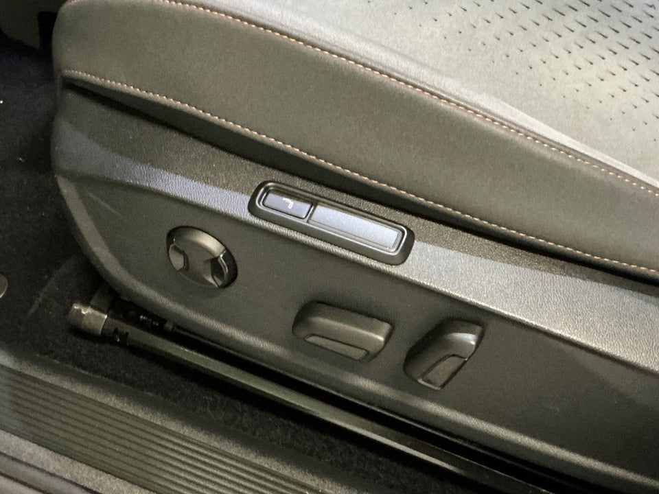 Cupra Born 77 e-Boost Dinamica Pack High 5d