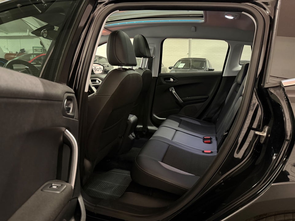 Peugeot 2008 1,5 BlueHDi 100 Allure Sky 5d