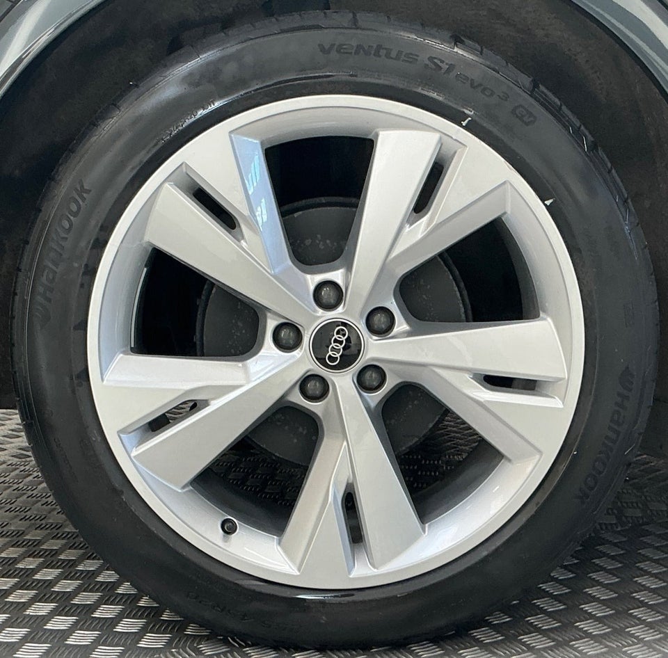 Audi Q4 e-tron 45 S-line 5d