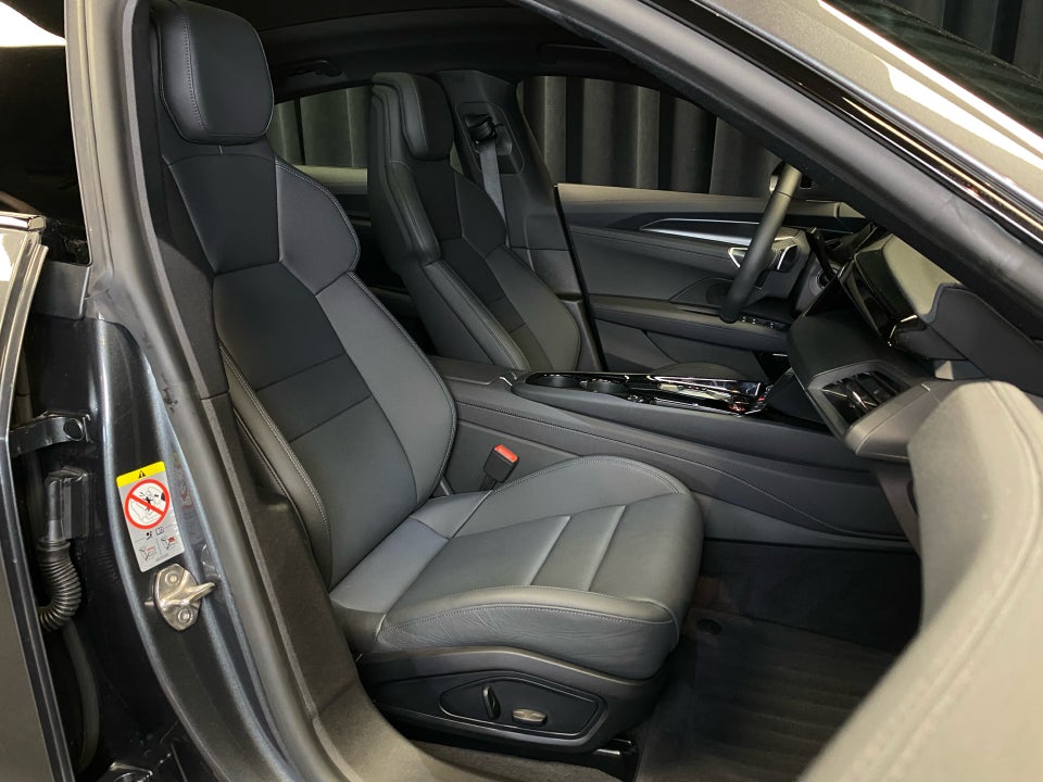 Audi e-tron GT quattro 4d