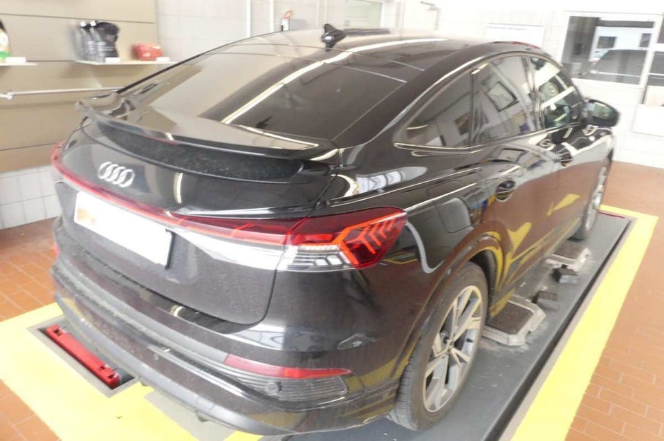 Audi Q4 e-tron 40 S-line Sportback 5d
