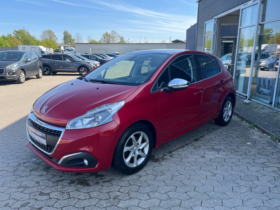 Peugeot 208 1,6 BlueHDi 100 Allure Sky 5d