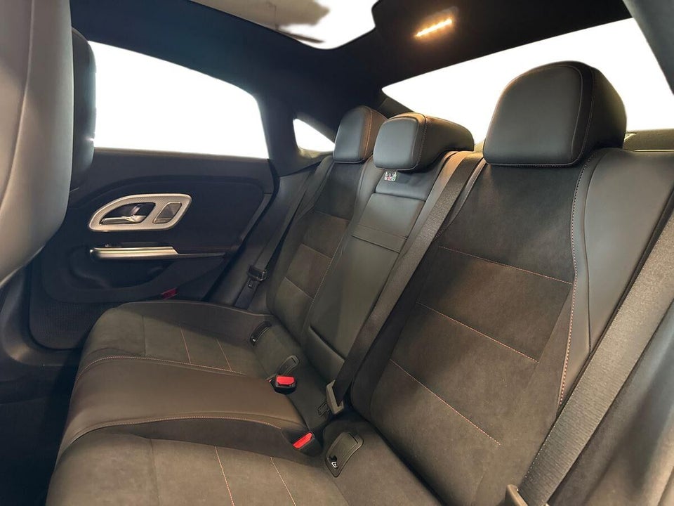Mercedes CLA350 EQ 4Matic 4d