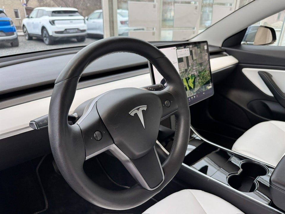 Tesla Model 3 Long Range AWD 4d