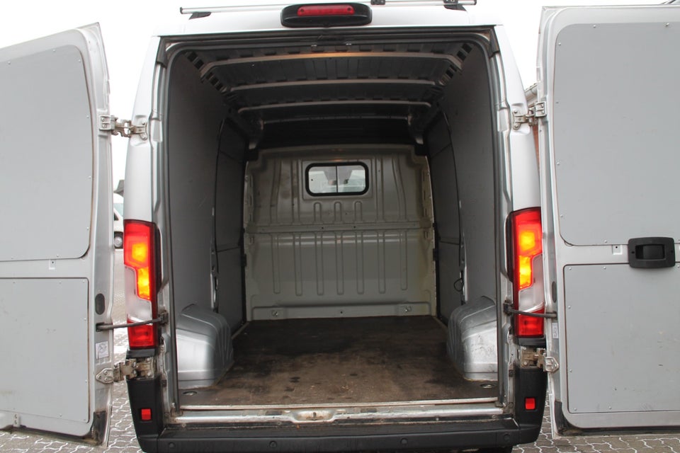 Peugeot Boxer 335 2,2 BlueHDi 165 L2H2 Ultimate