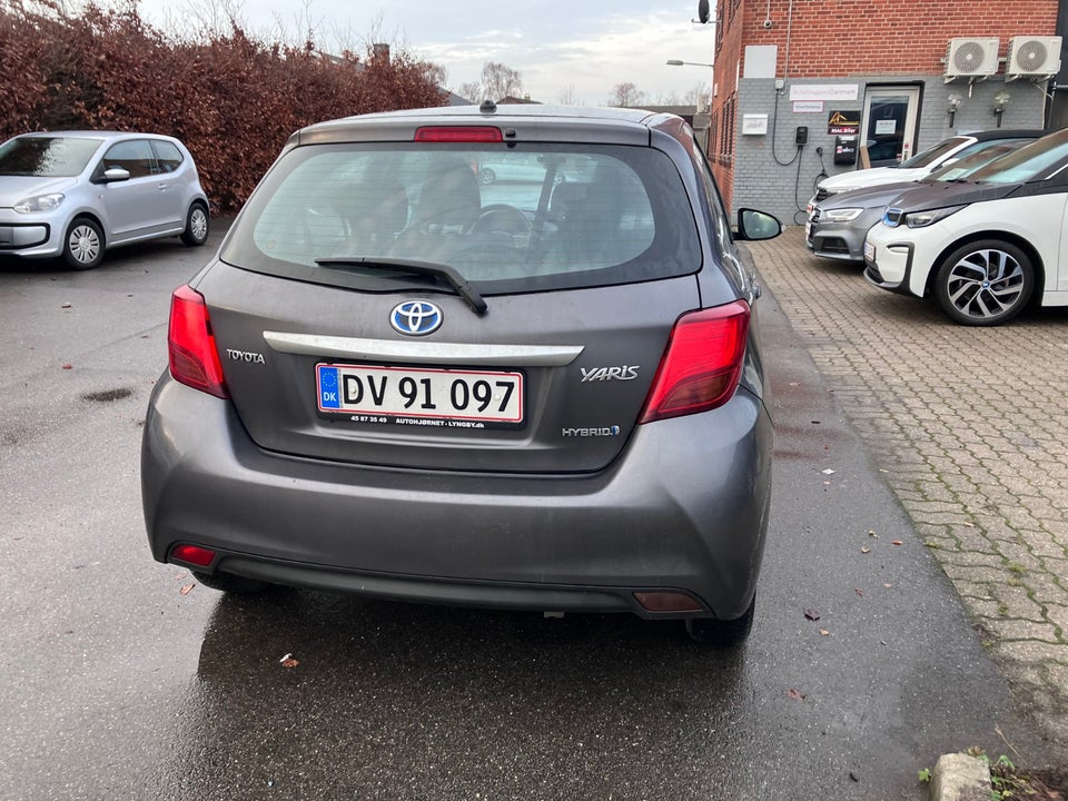 Toyota Yaris 1,5 Hybrid H1 e-CVT 5d