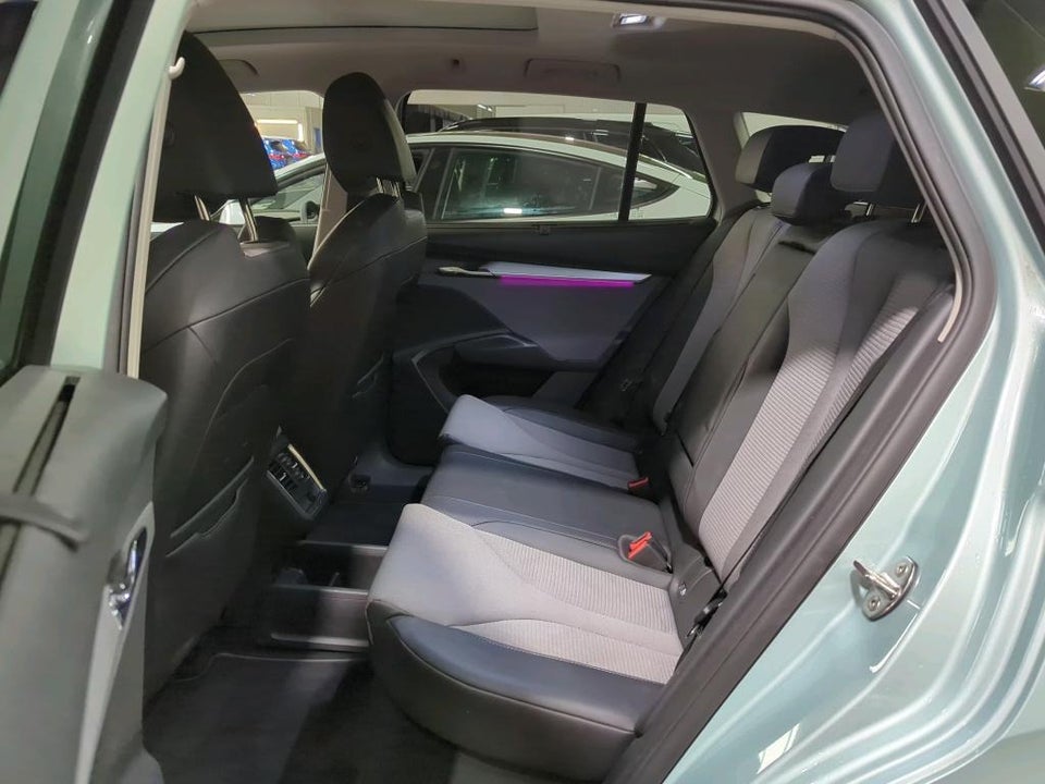 Skoda Enyaq 85 iV Loft 5d
