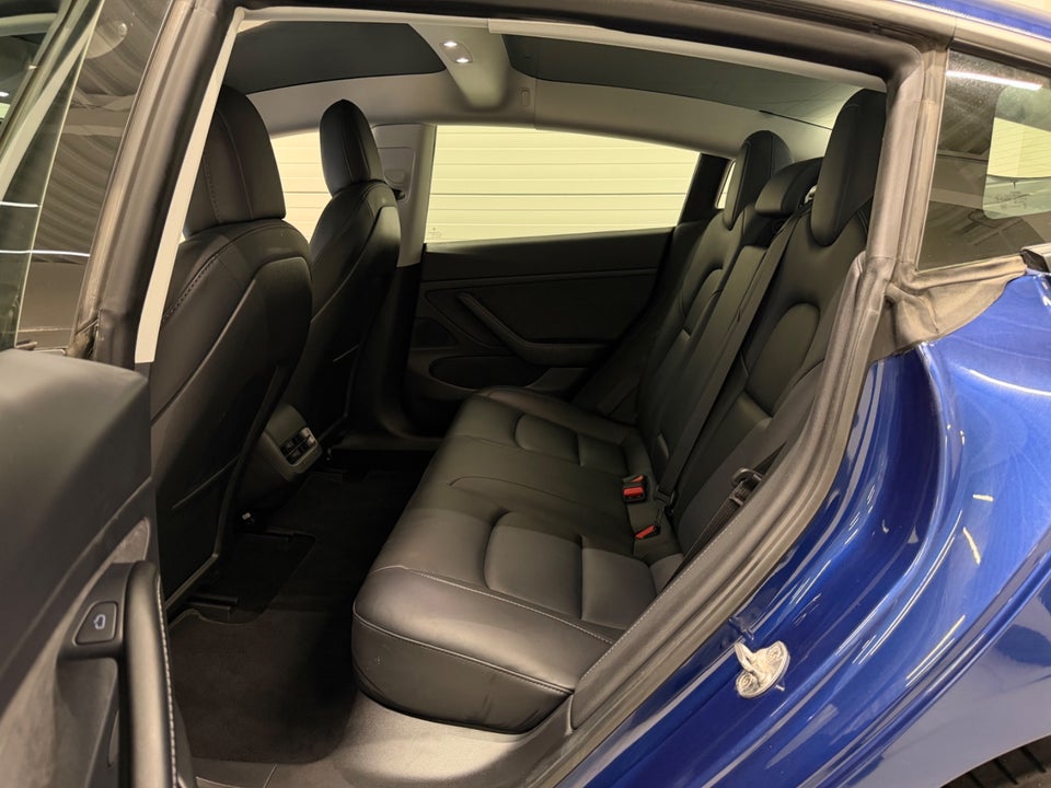 Tesla Model 3 Long Range AWD 4d