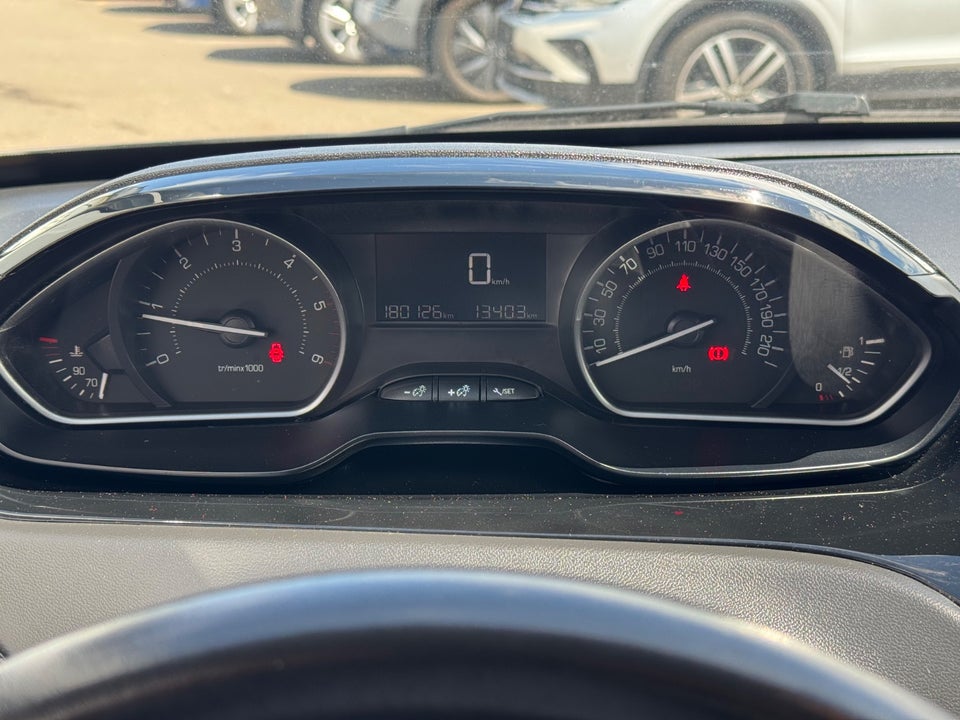 Peugeot 208 1,6 BlueHDi 100 Allure 5d