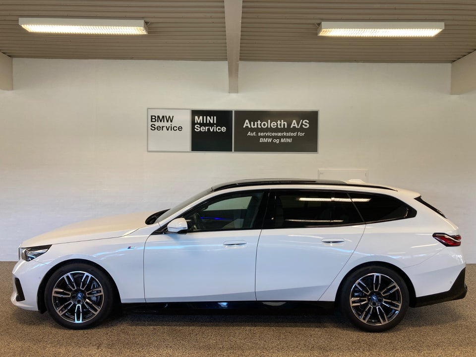 BMW i5 eDrive40 Touring Fully Charged M-Sport 5d