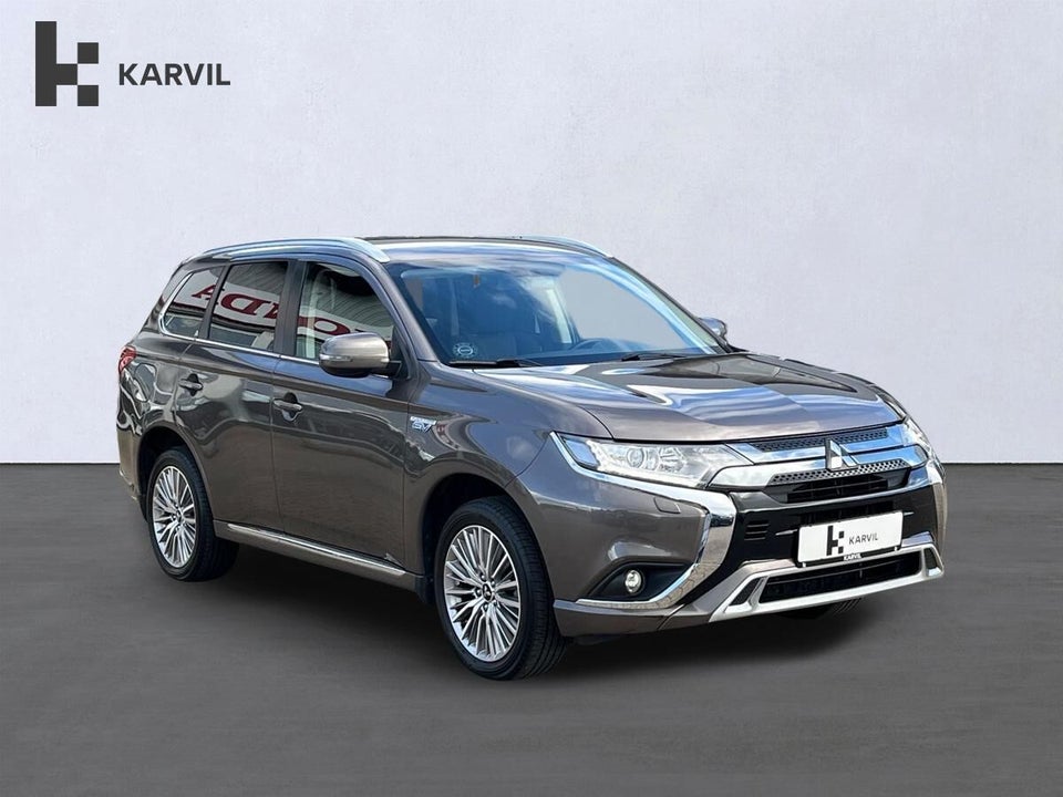 Mitsubishi Outlander 2,4 PHEV Invite CVT 4WD 5d